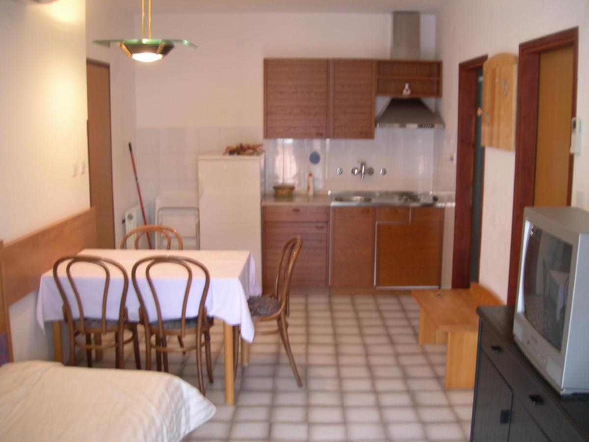 Nadija Apartment *